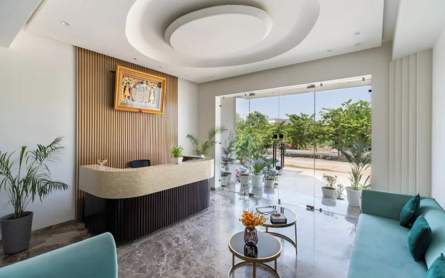 7 Rays Hotel