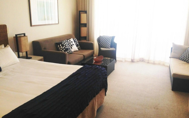 BASE Holidays - Ettalong Beach Premium Apartments