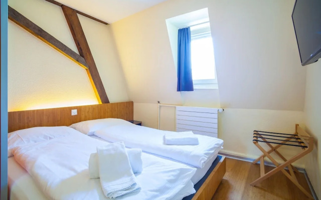 easyHotel Basel City - contactless self check-in