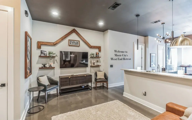 Music City's West End Retreat