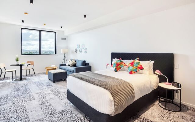 Roomie Apartment Hotel