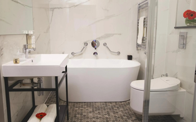 Castlecourt Hotel
