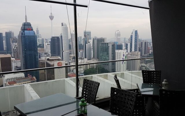 SkyBed Over The Sky Hostel