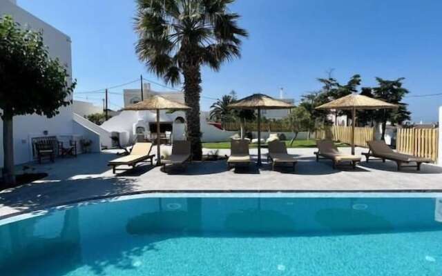 Santorini Villatzio Suites
