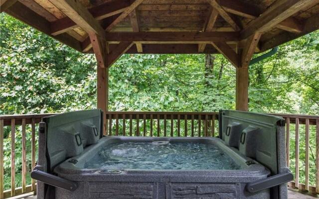 Big Bear 2 - Five Bedroom Cabin