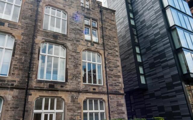 Luxury Quartermile Self Catering Apartment