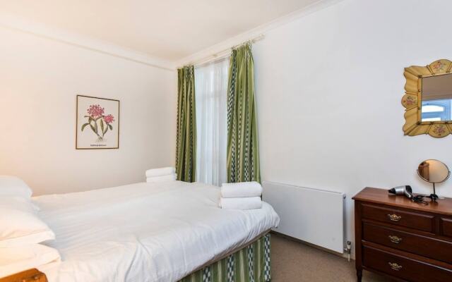 Traditional 1 Bed in Chelsea Near Harrods