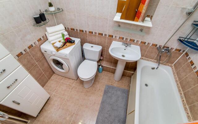 Европа Центр на улице Новаторов