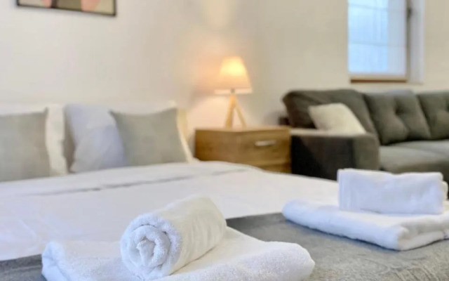 Modern Studio for 4 persons with Fast Wi-fi