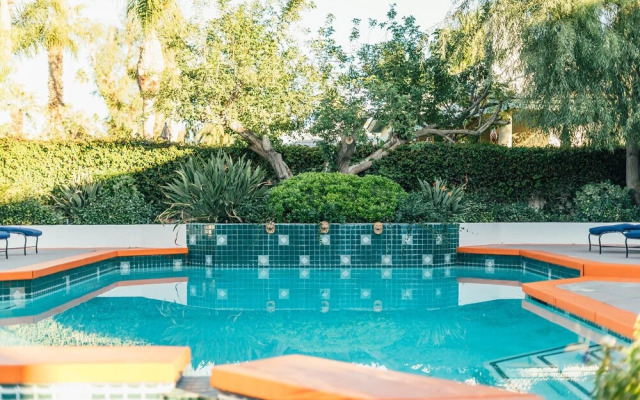 Fly With Me by AvantStay