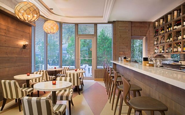 Gale South Beach, Curio Collection by Hilton