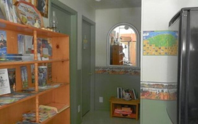 Domaine Joseph Ross Bed and Breakfast