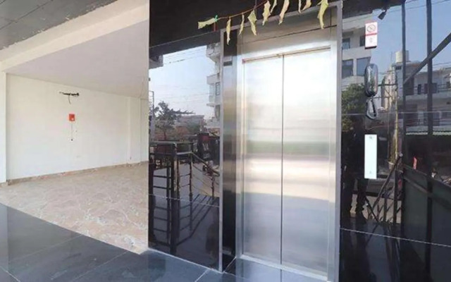 FabHotel Prime AV Royale