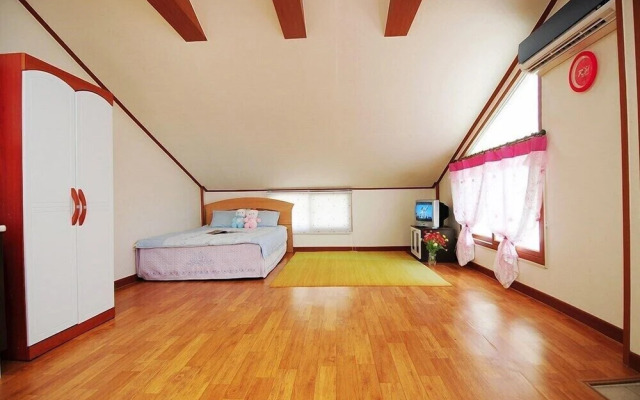 Songnisan Mountain White