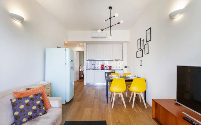 Bright Shelley Apartment by Wonderful Italy