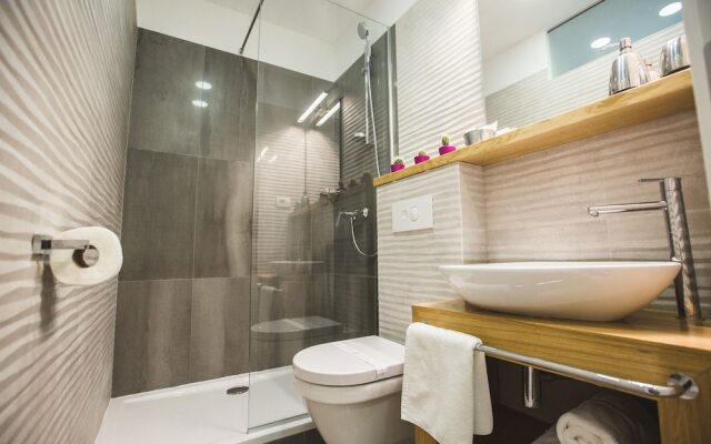 Sir George Luxury Suites