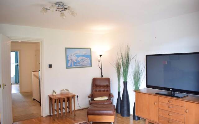 3 Bedroom Flat Near Whitechapel