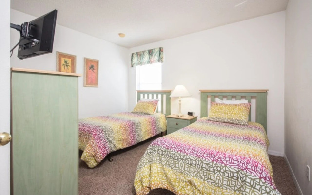 Seasons Seven-Bedroom House 1235