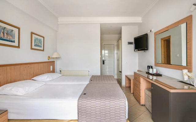 Danae Hotel