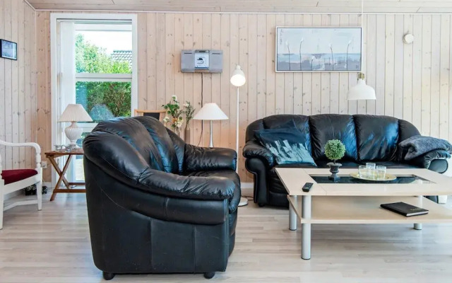 6 Person Holiday Home in Tarm
