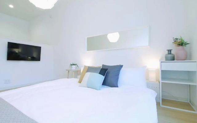 2mins walk Baseball 5mins walk Hiroshima Sta 4ppl