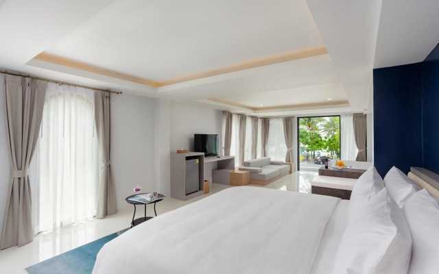 Anona Beachfront Phuket Resort