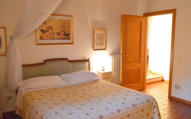 Rustic Farmhouse Living Vinci's Treasures