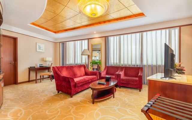 Days Hotel and Suites Jiaozuo