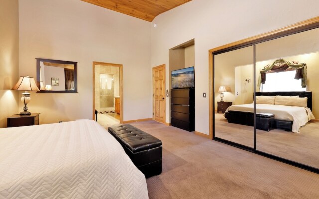 Four Happy Bears Estate #1277