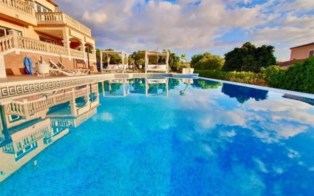 Villa Versace súper lujo 14 huéspedes + invitados