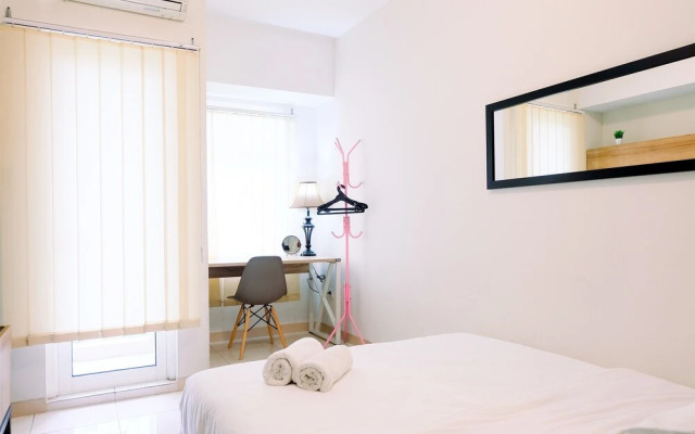 Stylish Studio The Springlake Summarecon Bekasi Apartment