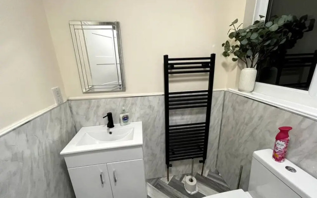 Impeccable Luxury 2-bed House in Sheffield
