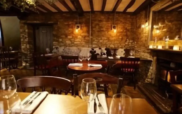 Woodstock Arms