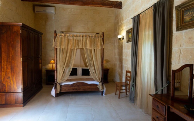 Villeleynah Amazing Gozitan Villa + Pool