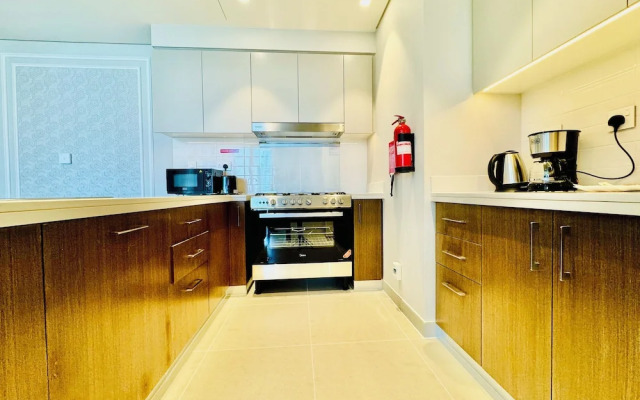 Venduras - Luxe 4BR Opera & Burj Views