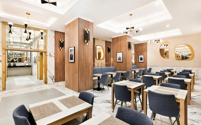 Hotel Riu Plaza Toronto