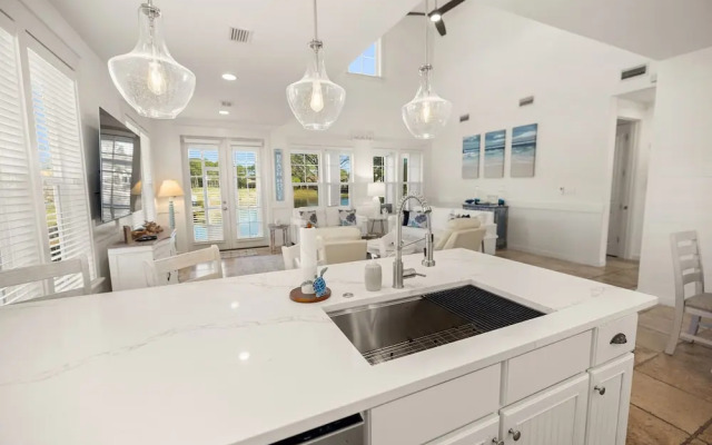 1332 Laurel Grove 3 Bedroom Home by RedAwning