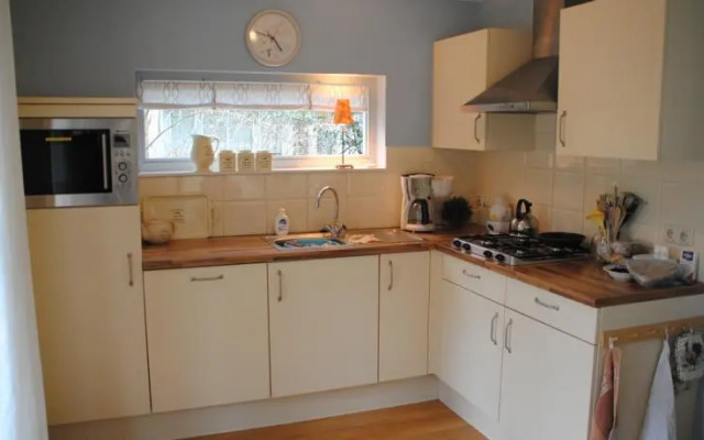 Forest Bungalow Karekiet