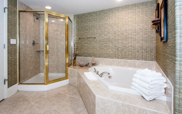 Crb0810 3 Bedroom Condo