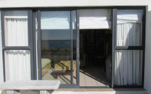 Point Village Accommodation - Santos 5