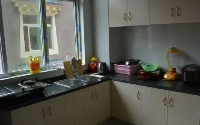 Batang Bathing Sunshine Tanzhan