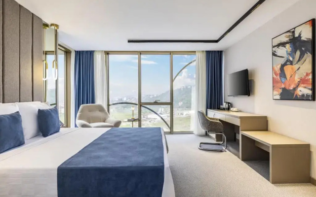 Rossi Luxury Hotel