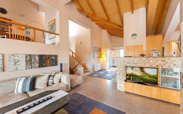 Olive Villa