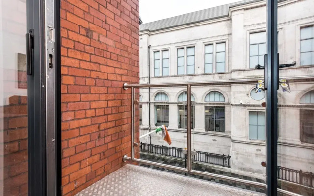 Prestige STAY Aparthotel - 42 Stanley Street Party Apartments