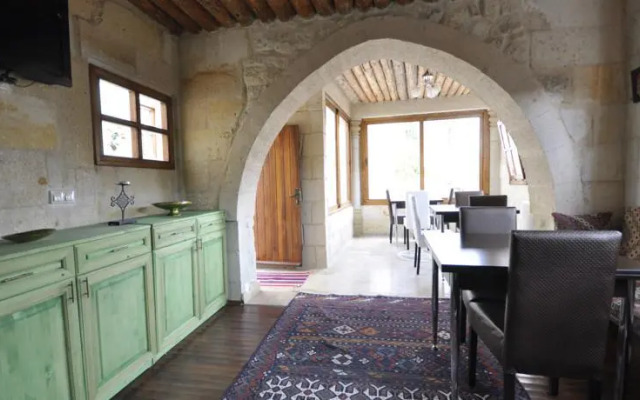 Cappadocia Castle Cave Hotel