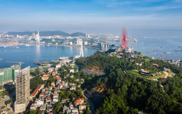 Halios Hotel Halong