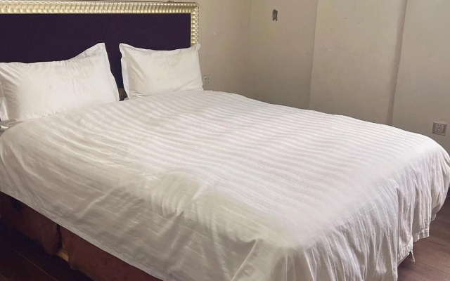 Shengtang Business Hotel