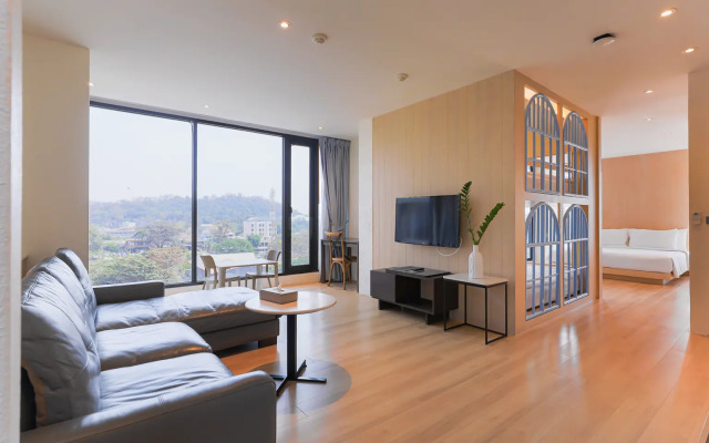 Balcony Seaside Sriracha Hotel & Serviced Apartments