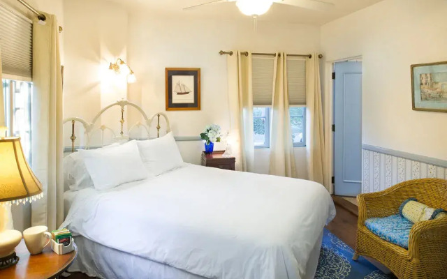 Old Yacht Club Inn Vacation Rentals