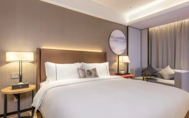 Echarm Hotel (Nanning Huqiu Metro Station)